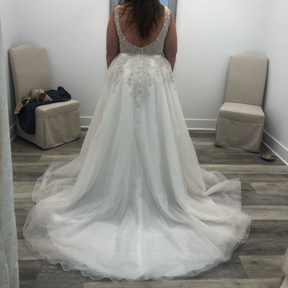 Maggie Sottero wedding Dress talia